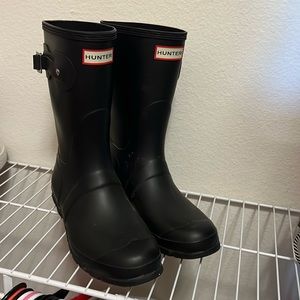 Black short Hunter boots